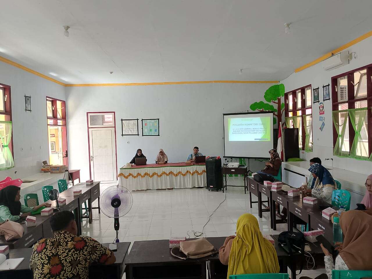 WORKSHOP PENGUATAN KOMPETENSI GURU